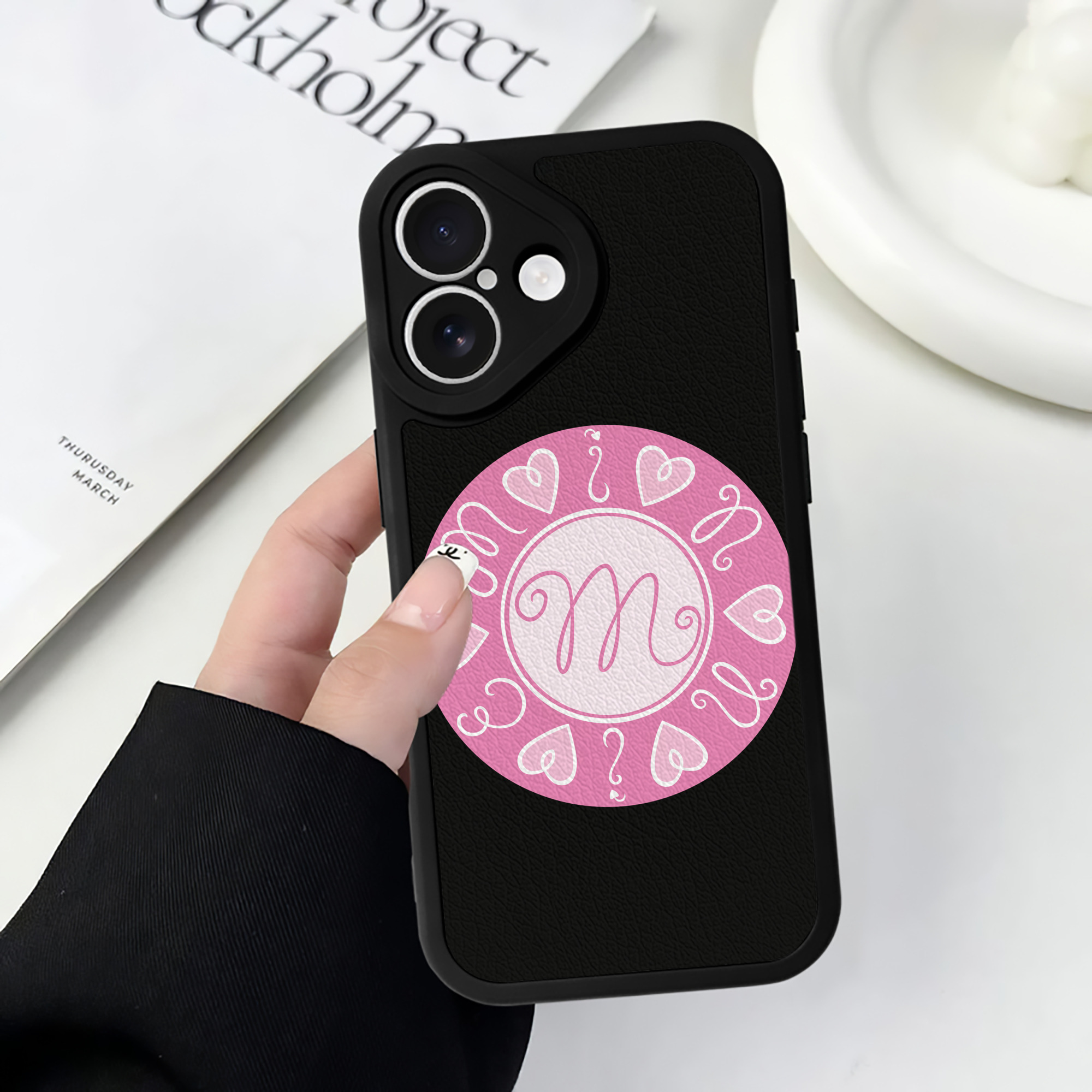 （画像用） ミッキーマウス Mickey Mouse 【iPhone 16シリーズ対応】シリコンスマホケース（レザー調） 材質：シリコン